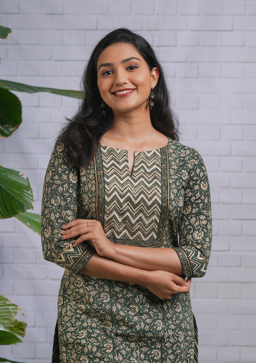 FOREST GREEN FLORAL PRINT STRAIGHT CUT COTTON KURTHI – JUGALBANDHI